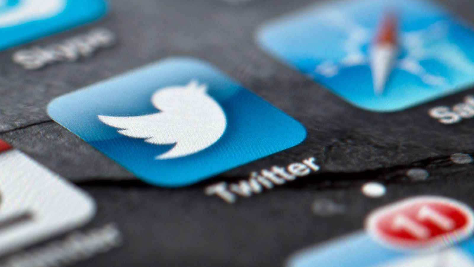 Twitter dice que fracasará en las publicaciones animando a otros a dañarse
