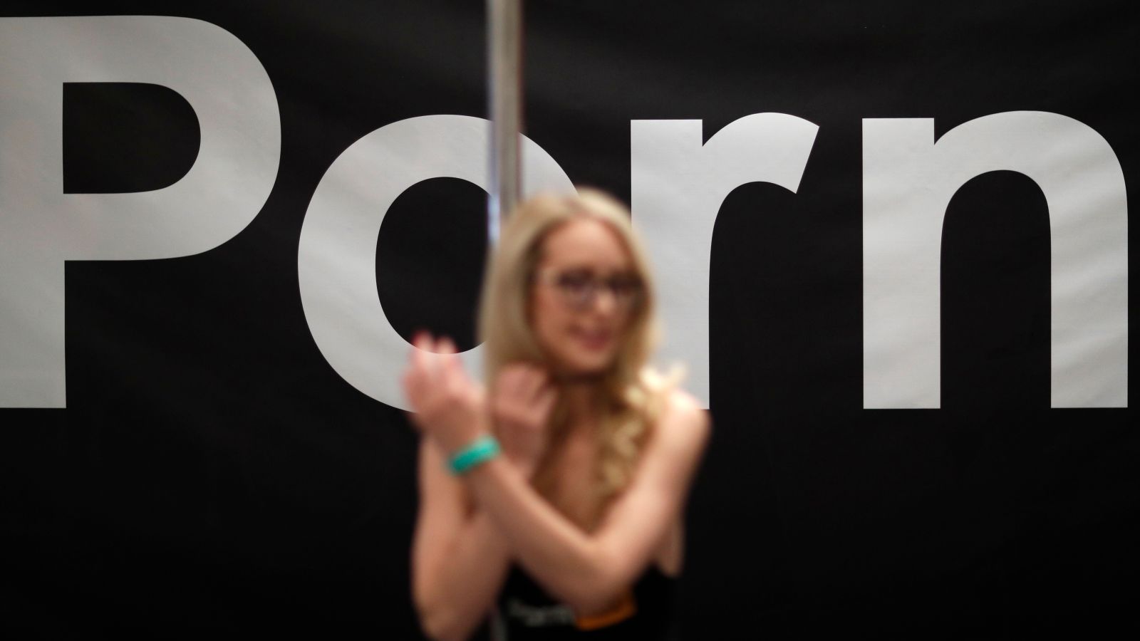 Pornhub dice que los 'deepfakes' generados digitalmente no son consensuados y los eliminará